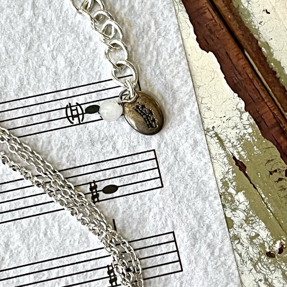 Like NEW!! Juicy Couture 3 Tiered Layered Crown Heart Rhinestone Necklace - Picture 7 of 7